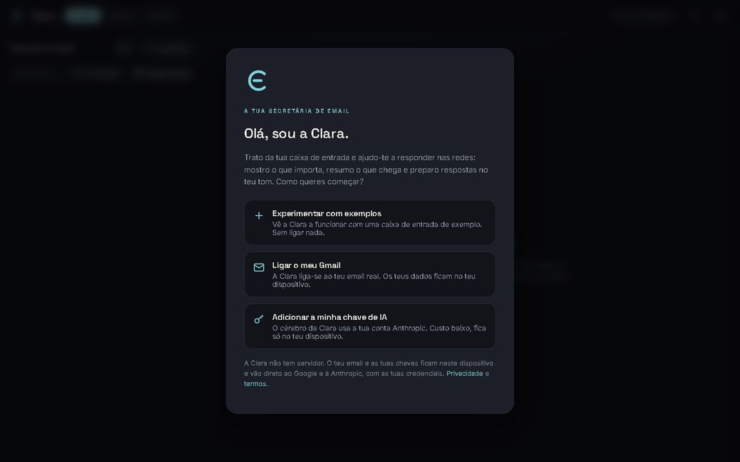 Ecrã da Clara com a caixa de email organizada por prioridade